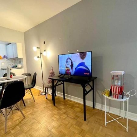 Affordable Cuttie 4 Persons 2 Beds In Downtown Apartment Montreal Bagian luar foto