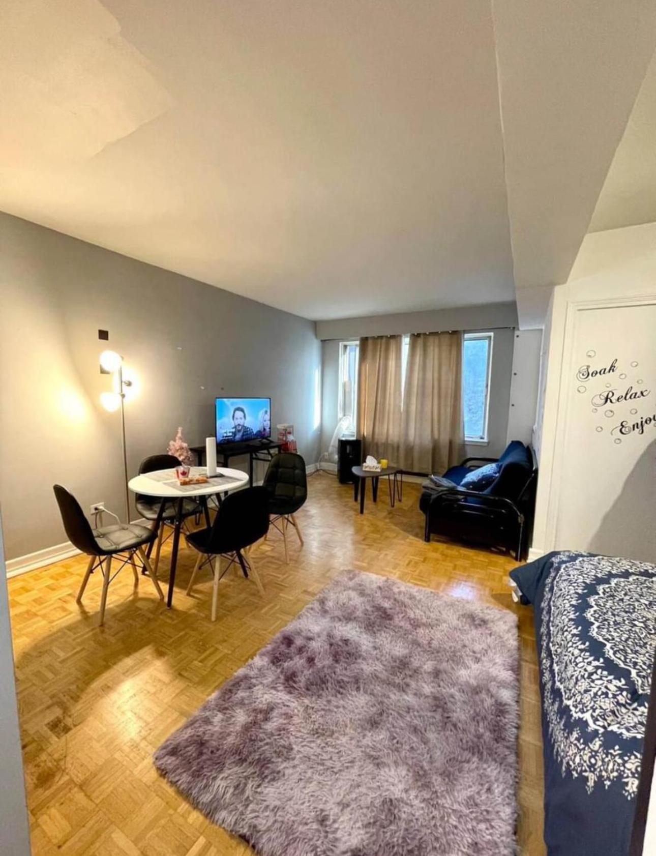 Affordable Cuttie 4 Persons 2 Beds In Downtown Apartment Montreal Bagian luar foto