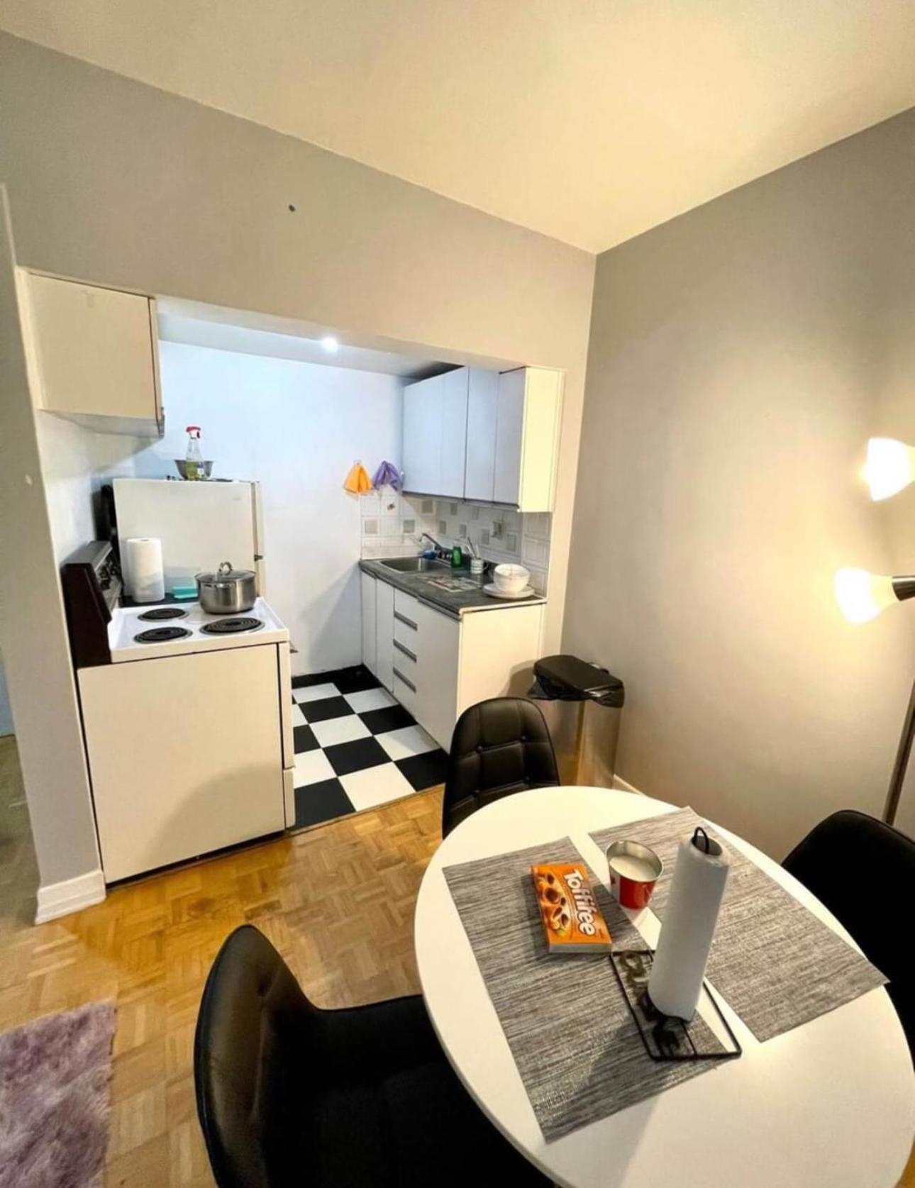 Affordable Cuttie 4 Persons 2 Beds In Downtown Apartment Montreal Bagian luar foto