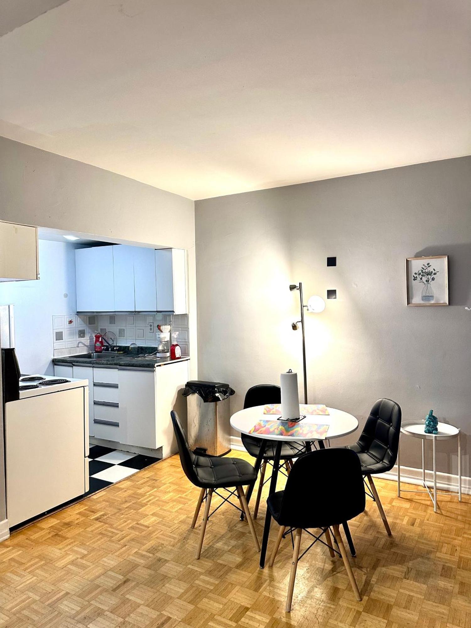 Affordable Cuttie 4 Persons 2 Beds In Downtown Apartment Montreal Bagian luar foto